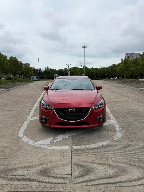 Mazda Mazda3 Axela 2016 Three-box 1.5L Automatic Comfort Type exterior photo 2