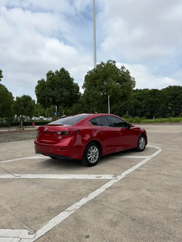 Mazda Mazda3 Axela 2016 Three-box 1.5L Automatic Comfort Type exterior photo 6