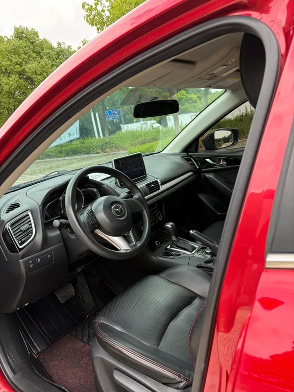 Mazda Mazda3 Axela 2016 Three-box 1.5L Automatic Comfort Type interior photo 9
