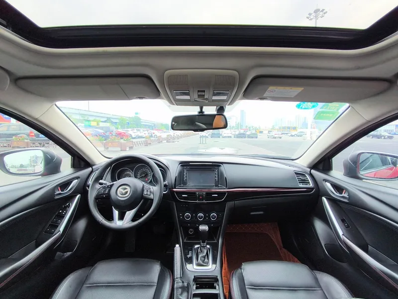 Mazda Atenza 2014 2.5L Голубое небо уважает издание интерьер фото 13