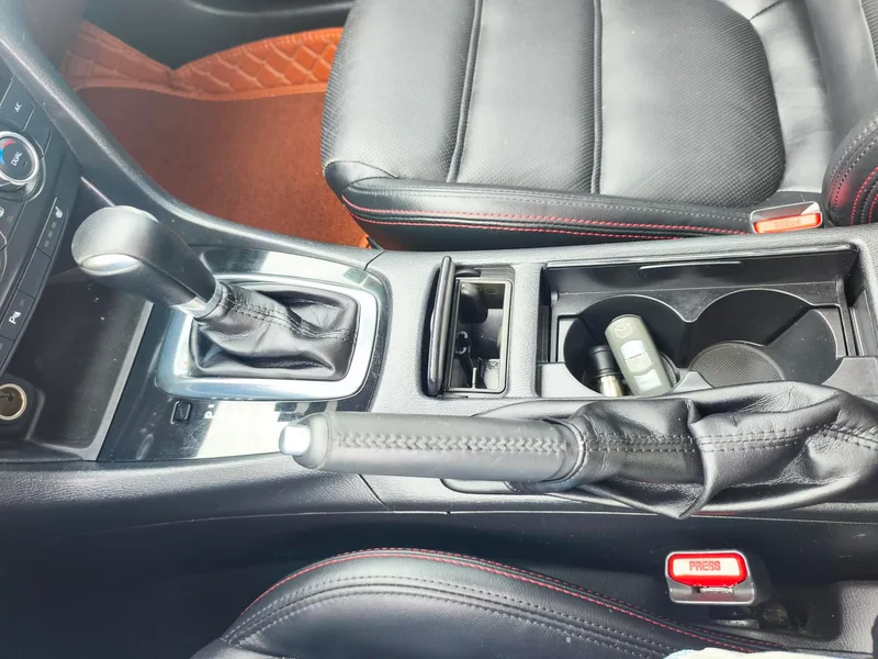 Mazda Atenza 2014 2.5L Голубое небо уважает издание интерьер фото 17