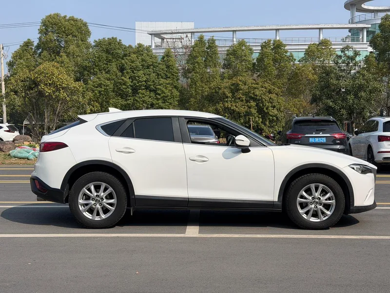 Mazda CX-4 2016 2.0L Versión activa del cielo azul con tracción automática en dos ruedas exterior foto 4