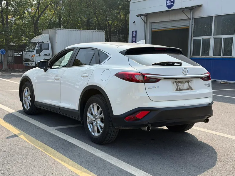 Mazda CX-4 2016 2.0L Versión activa del cielo azul con tracción automática en dos ruedas exterior foto 7