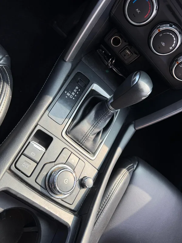 Mazda CX-4 2016 2.0L Versión activa del cielo azul con tracción automática en dos ruedas interior foto 12