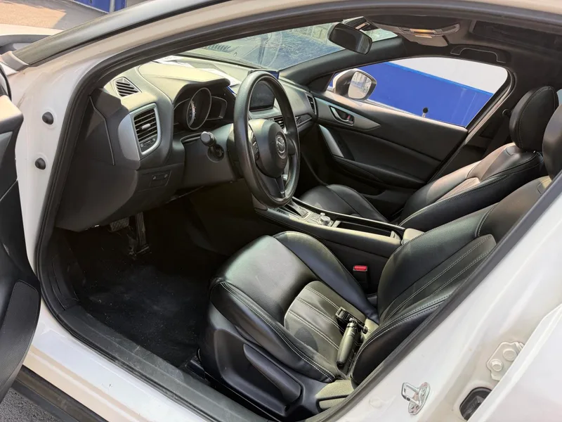 Mazda CX-4 2016 2.0L Versión activa del cielo azul con tracción automática en dos ruedas interior foto 13
