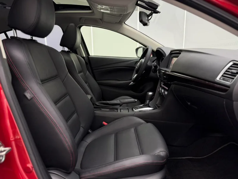 Mazda Atenza 2015 2.0L Blue Sky Deluxe Edition interior photo 10