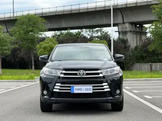 Toyota Highlander 2018 2.0T Version élite à deux roues motrices 7 Siège État VI extérieur photo 2 Toyota Highlander 2018 2.0T Version élite à deux roues motrices 7 Siège État VI extérieur photo 2