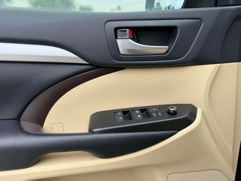 Toyota Highlander 2018 2.0T Version élite à deux roues motrices 7 Siège État VI extérieur photo 9 Toyota Highlander 2018 2.0T Version élite à deux roues motrices 7 Siège État VI extérieur photo 9