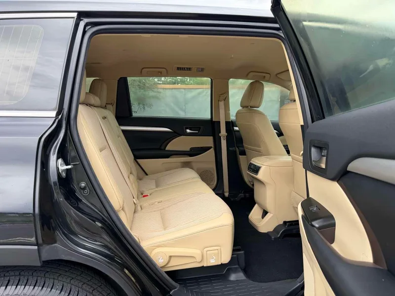 Toyota Highlander 2018 2.0T Version élite à deux roues motrices 7 Siège État VI intérieur photo 15 Toyota Highlander 2018 2.0T Version élite à deux roues motrices 7 Siège État VI intérieur photo 15