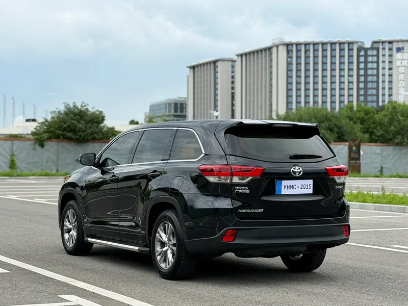 Toyota Highlander 2018 2.0T Version élite à deux roues motrices 7 Siège État VI intérieur photo 19 Toyota Highlander 2018 2.0T Version élite à deux roues motrices 7 Siège État VI intérieur photo 19