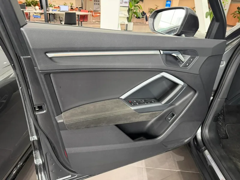 Audi Q3 Sportback 2021 40 TFSI Enjoying Life Edition interior photo 17 Audi Q3 Sportback 2021 40 TFSI Enjoying Life Edition interior photo 17