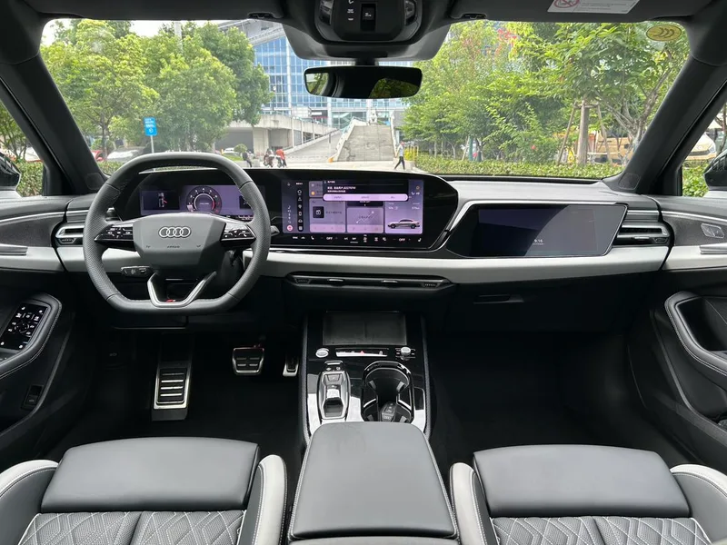 Audi A5L 2026 2.0T Versión deportiva quattro interior foto 9 Audi A5L 2026 2.0T Versión deportiva quattro interior foto 9