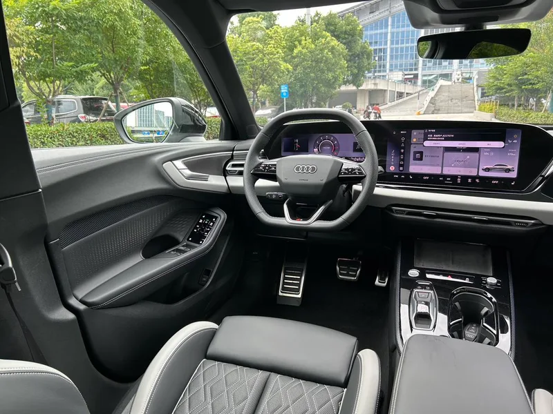 Audi A5L 2026 2.0T Versión deportiva quattro interior foto 10 Audi A5L 2026 2.0T Versión deportiva quattro interior foto 10