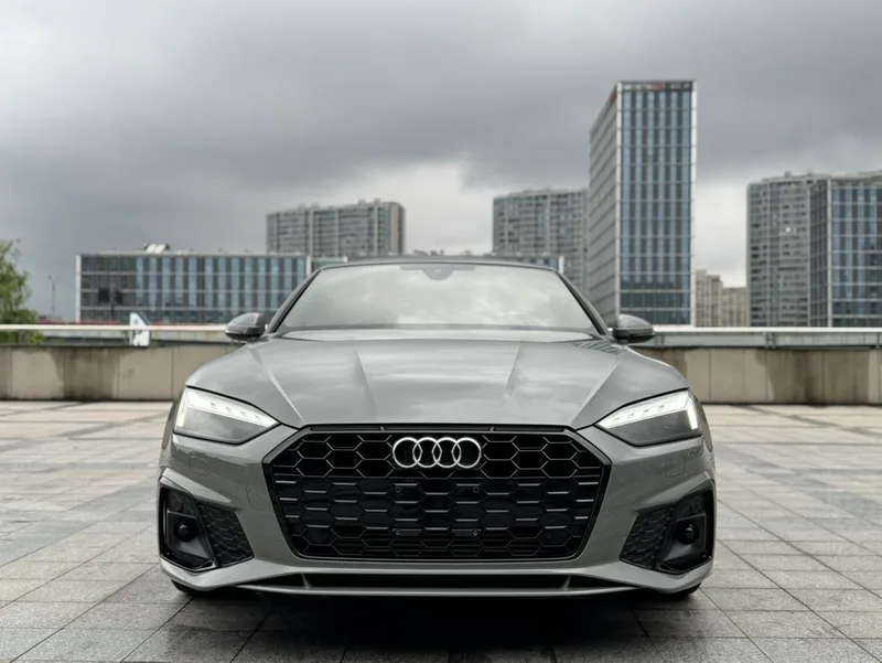 Audi A5 2022 Sportback 40 TFSI Модный элегантный тип экстерьер фото 2 Audi A5 2022 Sportback 40 TFSI Модный элегантный тип экстерьер фото 2