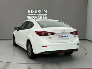 Mazda Mazda3 Axela 2014 Трёхобъёмный 1.5L Автоматическая люксовая модель экстерьер фото 4 Mazda Mazda3 Axela 2014 Трёхобъёмный 1.5L Автоматическая люксовая модель экстерьер фото 4