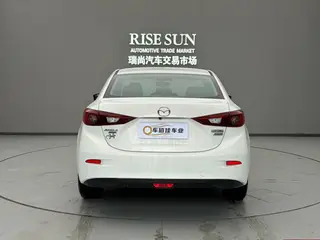 Mazda Mazda3 Axela 2014 Трёхобъёмный 1.5L Автоматическая люксовая модель экстерьер фото 5 Mazda Mazda3 Axela 2014 Трёхобъёмный 1.5L Автоматическая люксовая модель экстерьер фото 5