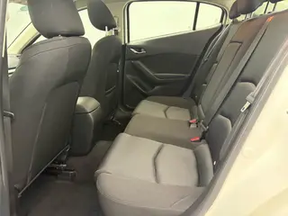 Mazda Mazda3 Axela 2014 Трёхобъёмный 1.5L Автоматическая люксовая модель экстерьер фото 7 Mazda Mazda3 Axela 2014 Трёхобъёмный 1.5L Автоматическая люксовая модель экстерьер фото 7