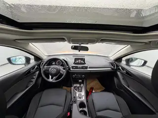 Mazda Mazda3 Axela 2014 Трёхобъёмный 1.5L Автоматическая люксовая модель интерьер фото 8 Mazda Mazda3 Axela 2014 Трёхобъёмный 1.5L Автоматическая люксовая модель интерьер фото 8