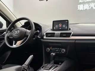 Mazda Mazda3 Axela 2014 Трёхобъёмный 1.5L Автоматическая люксовая модель интерьер фото 10 Mazda Mazda3 Axela 2014 Трёхобъёмный 1.5L Автоматическая люксовая модель интерьер фото 10