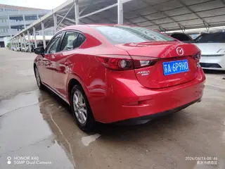 Mazda Mazda3 Axela 2016 Трёхобъёмный 1.5L Автоматическая люксовая модель интерьер фото 6 Mazda Mazda3 Axela 2016 Трёхобъёмный 1.5L Автоматическая люксовая модель интерьер фото 6