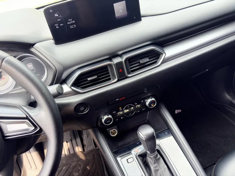 Mazda CX-5 2024 2.0L Automatic two-wheel drive comfort type interior photo 9 Mazda CX-5 2024 2.0L Automatic two-wheel drive comfort type interior photo 9