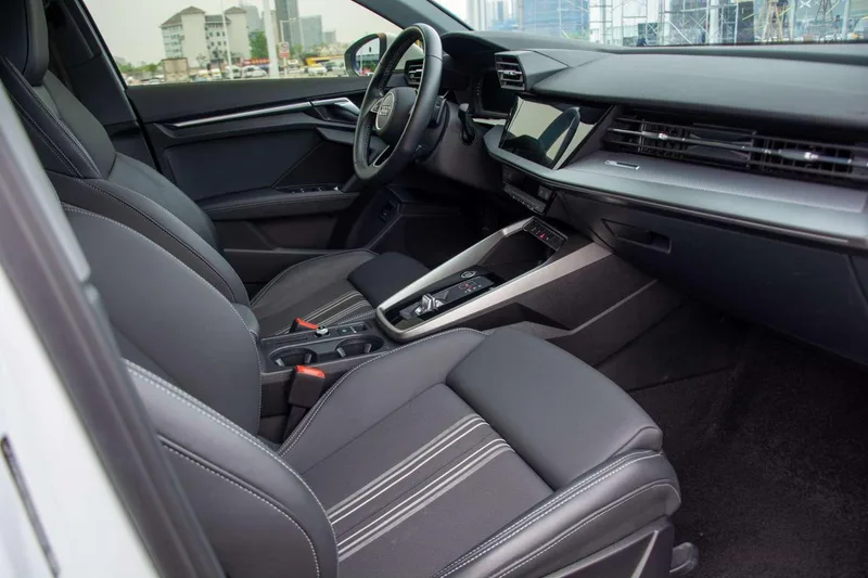 Audi A3 2024 A3L Limousine 35 TFSI Модный спортивный тип интерьер фото 12 Audi A3 2024 A3L Limousine 35 TFSI Модный спортивный тип интерьер фото 12