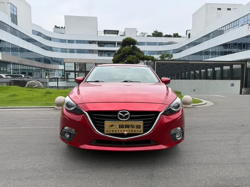 Mazda Mazda3 Axela 2016 Three-box 2.0L Automatic Sport exterior photo 2