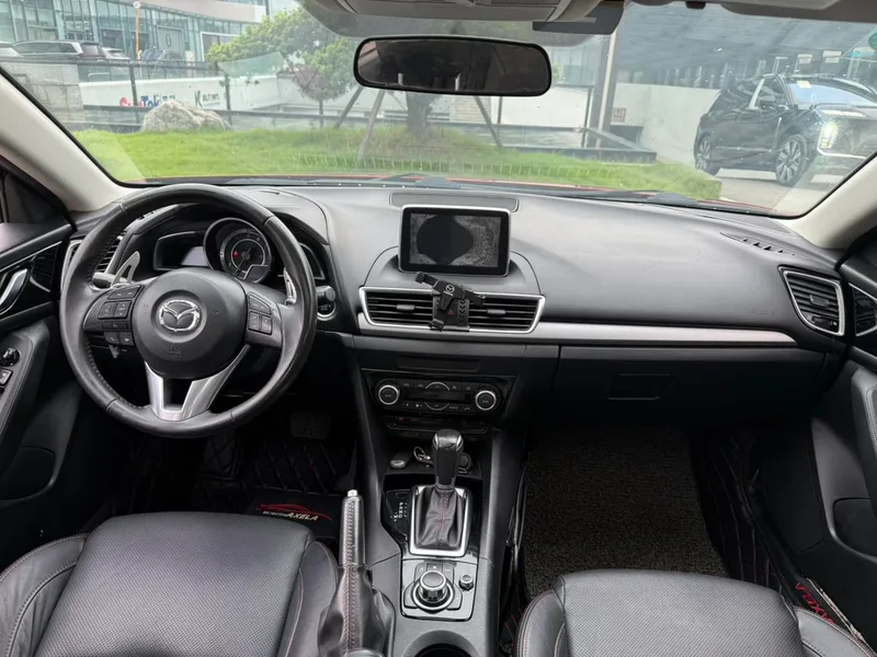 Mazda Mazda3 Axela 2016 Three-box 2.0L Automatic Sport interior photo 15