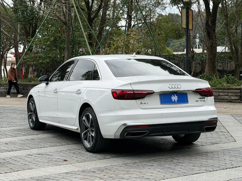 Audi A4L 2022 40 TFSI Tipo dinámico de moda exterior foto 8 Audi A4L 2022 40 TFSI Tipo dinámico de moda exterior foto 8