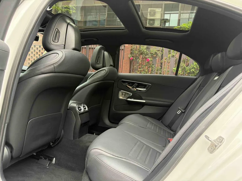 Mercedes-Benz C-Class 2024 C 260 L Hao Night Sports Edition interior photo 15 Mercedes-Benz C-Class 2024 C 260 L Hao Night Sports Edition interior photo 15