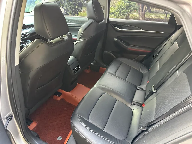 Changan Eado 2020 PLUS Baleine bleue NE 1.4T GDI Type de luxe automatique intérieur photo 7 Changan Eado 2020 PLUS Baleine bleue NE 1.4T GDI Type de luxe automatique intérieur photo 7
