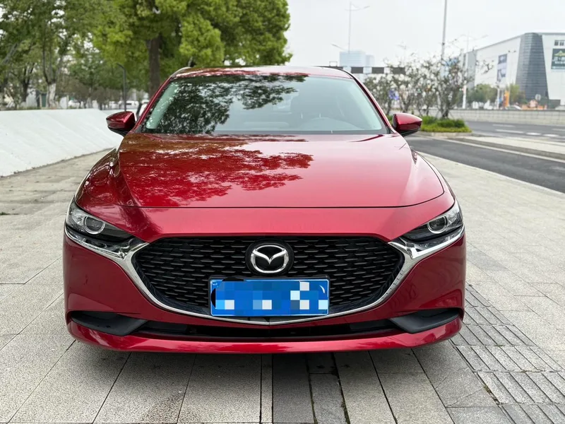 Mazda Mazda3 Axela 2020 1.5L Automatic quality version exterior photo 2 Mazda Mazda3 Axela 2020 1.5L Automatic quality version exterior photo 2