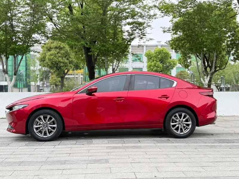 Mazda Mazda3 Axela 2020 1.5L Automatic quality version exterior photo 3 Mazda Mazda3 Axela 2020 1.5L Automatic quality version exterior photo 3