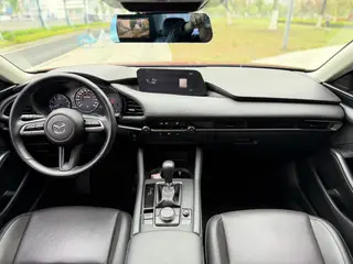 Mazda Mazda3 Axela 2020 1.5L Automatic quality version interior photo 8 Mazda Mazda3 Axela 2020 1.5L Automatic quality version interior photo 8