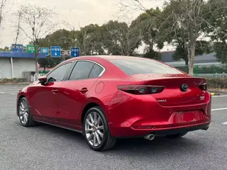 Mazda Mazda3 Axela 2020 2.0L Автоматическая качественная элегантная версия экстерьер фото 3 Mazda Mazda3 Axela 2020 2.0L Автоматическая качественная элегантная версия экстерьер фото 3