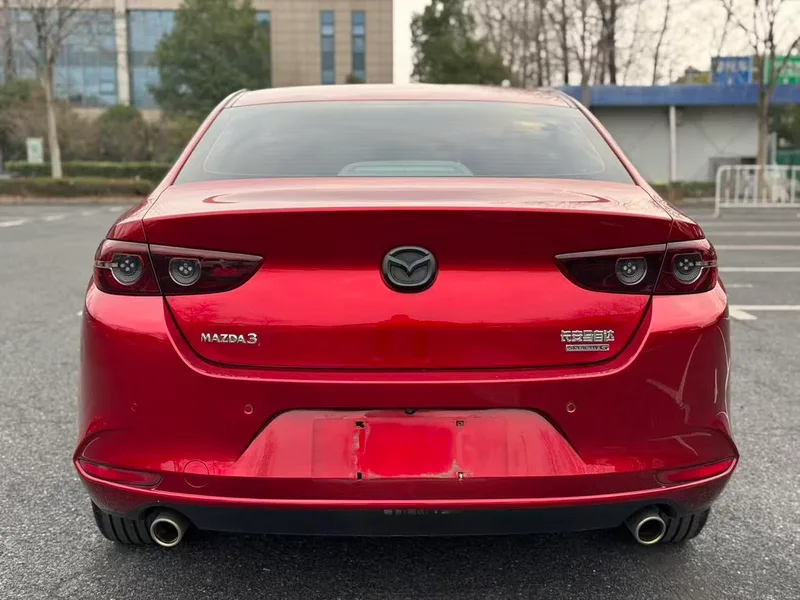 Mazda Mazda3 Axela 2020 2.0L Автоматическая качественная элегантная версия экстерьер фото 5 Mazda Mazda3 Axela 2020 2.0L Автоматическая качественная элегантная версия экстерьер фото 5