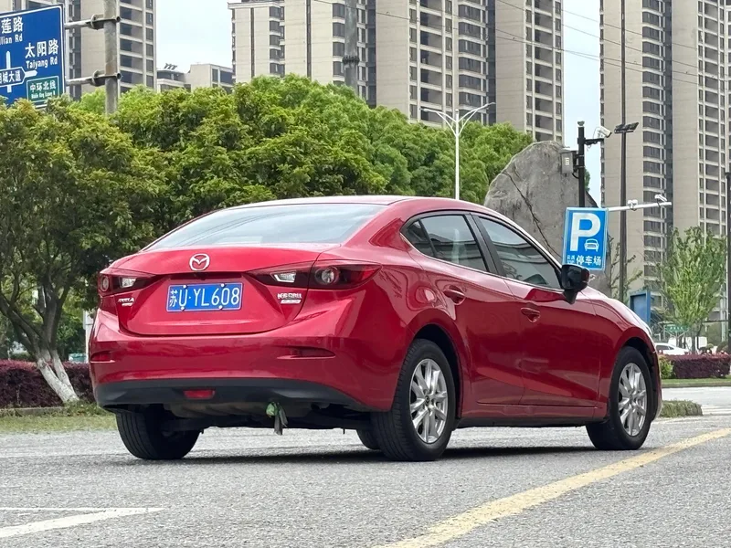 Mazda Mazda3 Axela 2017 Trois volumes 1.5L Modèle de luxe automatique Pays V intérieur photo 12 Mazda Mazda3 Axela 2017 Trois volumes 1.5L Modèle de luxe automatique Pays V intérieur photo 12