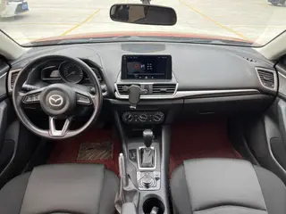 Mazda Mazda3 Axela 2017 Tres volúmenes 1.5L Tipo de confort automático País V exterior foto 5 Mazda Mazda3 Axela 2017 Tres volúmenes 1.5L Tipo de confort automático País V exterior foto 5