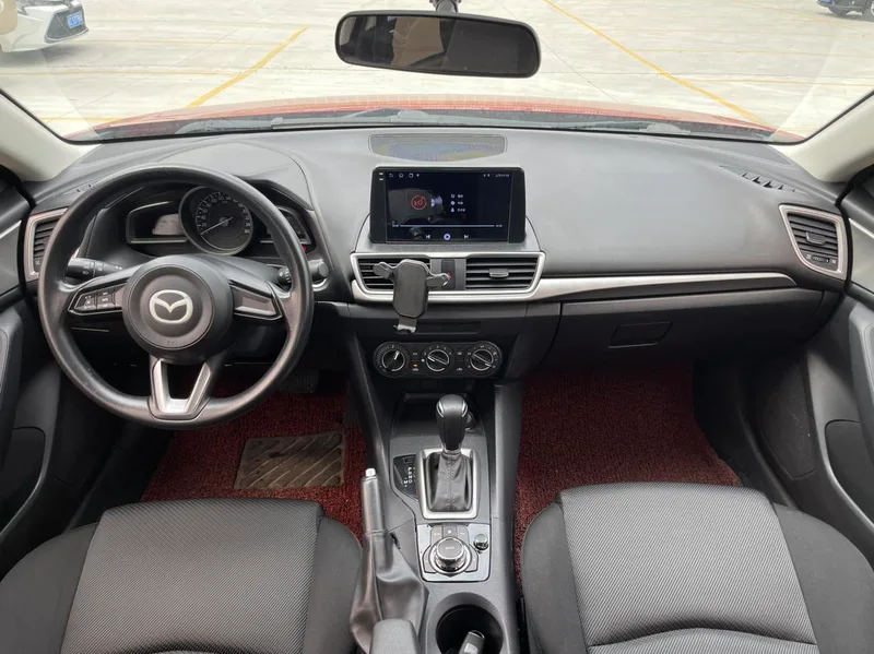 Mazda Mazda3 Axela 2017 Tres volúmenes 1.5L Tipo de confort automático País V exterior foto 5 Mazda Mazda3 Axela 2017 Tres volúmenes 1.5L Tipo de confort automático País V exterior foto 5