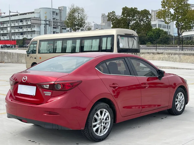 Mazda Mazda3 Axela 2017 Tres volúmenes 1.5L Tipo de confort automático País V interior foto 9 Mazda Mazda3 Axela 2017 Tres volúmenes 1.5L Tipo de confort automático País V interior foto 9