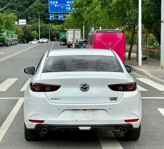Mazda Mazda3 Axela 2021 1.5L Автоматическая качественная версия экстерьер фото 4