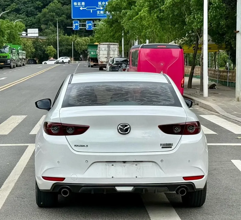 Mazda Mazda3 Axela 2021 1.5L Автоматическая качественная версия экстерьер фото 4