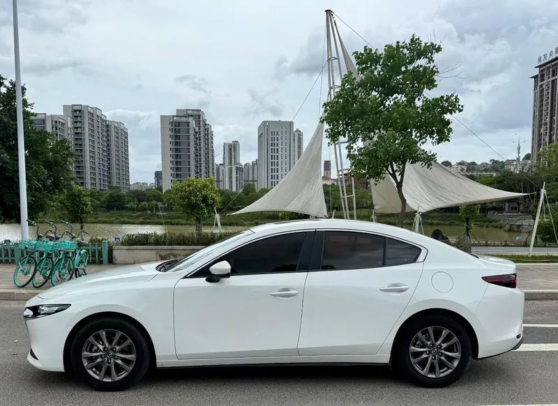 Mazda Mazda3 Axela 2021 1.5L Автоматическая качественная версия экстерьер фото 5