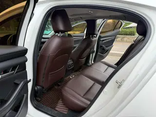 Mazda Mazda3 Axela 2021 1.5L Автоматическая качественная версия интерьер фото 7