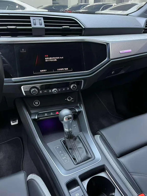 Audi Q3 2024 35 TFSI Mode dynamique intérieur photo 17 Audi Q3 2024 35 TFSI Mode dynamique intérieur photo 17