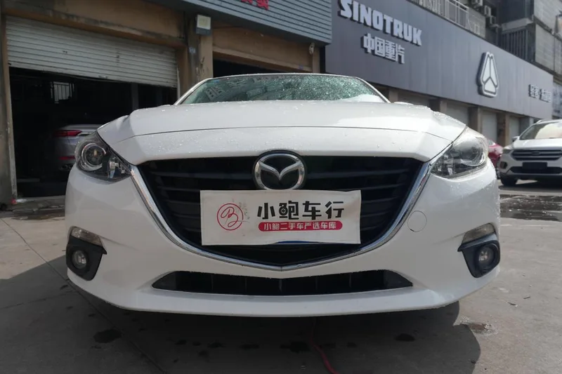 Mazda Mazda3 Axela 2014 Three-box 2.0L Automatic Sport exterior photo 2 Mazda Mazda3 Axela 2014 Three-box 2.0L Automatic Sport exterior photo 2