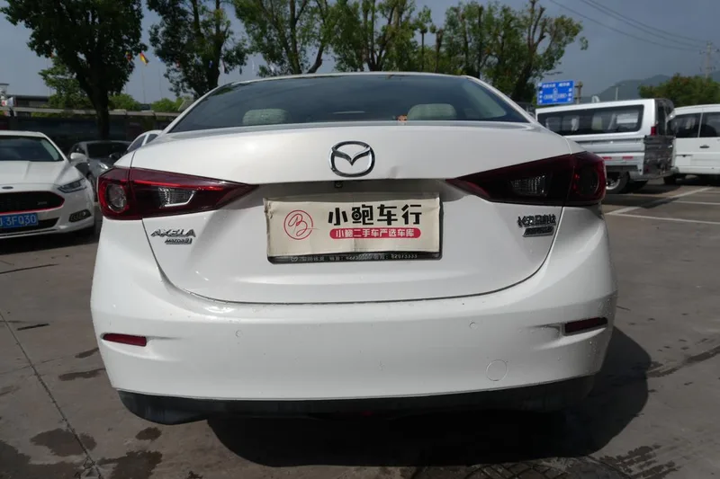 Mazda Mazda3 Axela 2014 Three-box 2.0L Automatic Sport exterior photo 4 Mazda Mazda3 Axela 2014 Three-box 2.0L Automatic Sport exterior photo 4