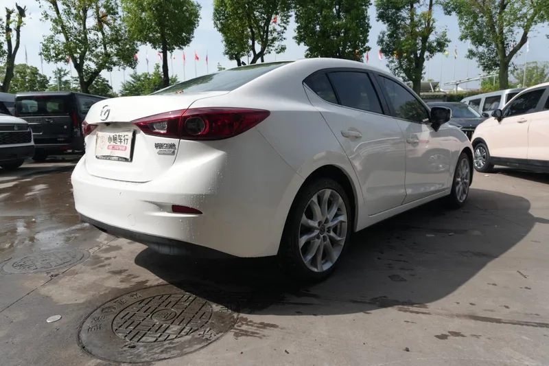 Mazda Mazda3 Axela 2014 Three-box 2.0L Automatic Sport exterior photo 5 Mazda Mazda3 Axela 2014 Three-box 2.0L Automatic Sport exterior photo 5