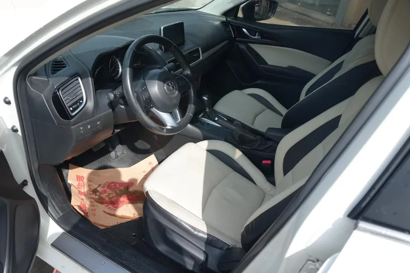 Mazda Mazda3 Axela 2014 Three-box 2.0L Automatic Sport exterior photo 6 Mazda Mazda3 Axela 2014 Three-box 2.0L Automatic Sport exterior photo 6