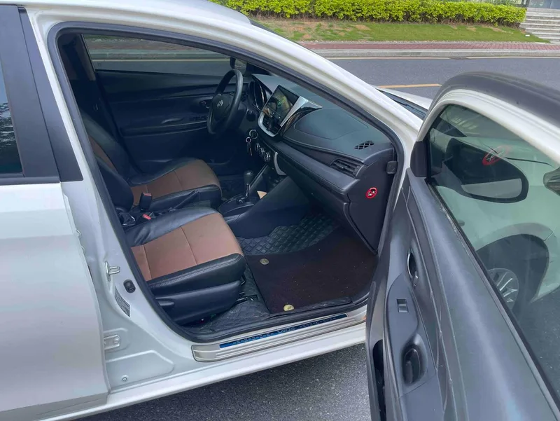 Toyota Vios FS 2017 1.5L CVT Versión Fengchi interior foto 13 Toyota Vios FS 2017 1.5L CVT Versión Fengchi interior foto 13